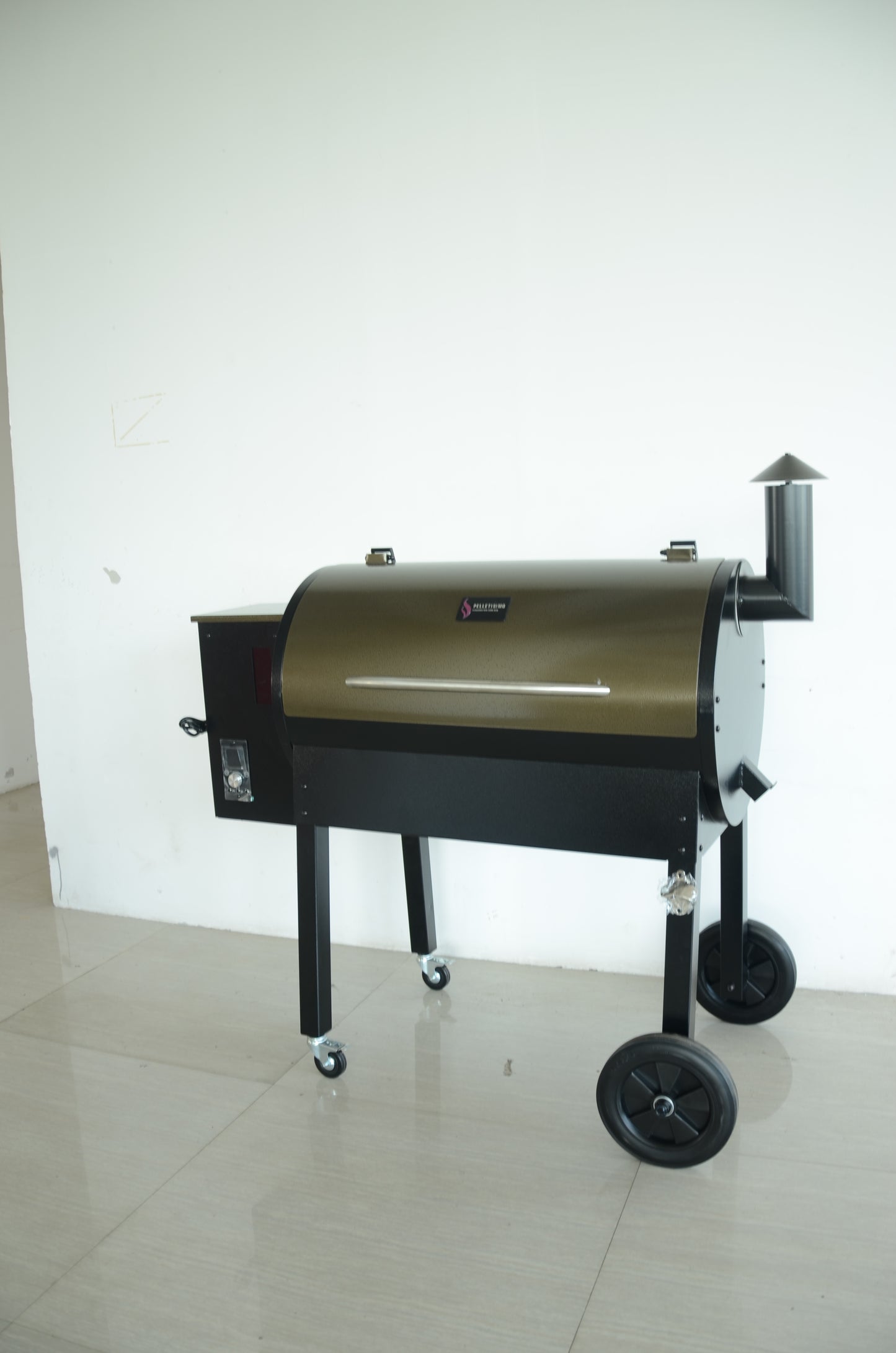 Parrilla de pellets mediana con ruedas grandes